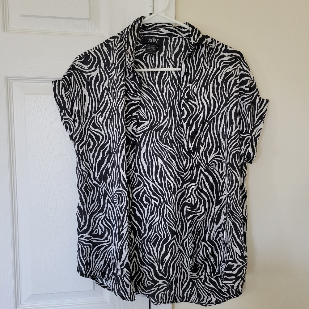 Women's zebra print short sleeve shirt